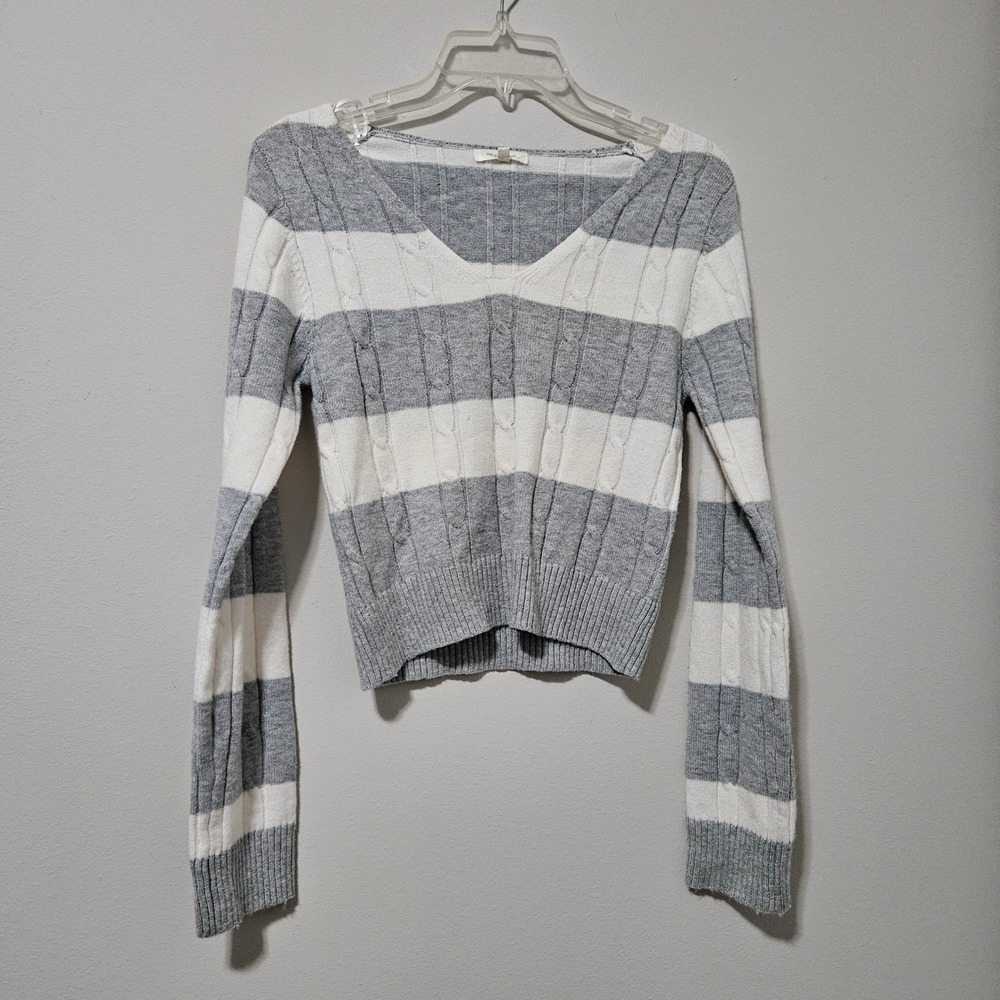 No Comment Striped Cable Knit V-Neck Cropped Sweater Gray White RS633053 Large